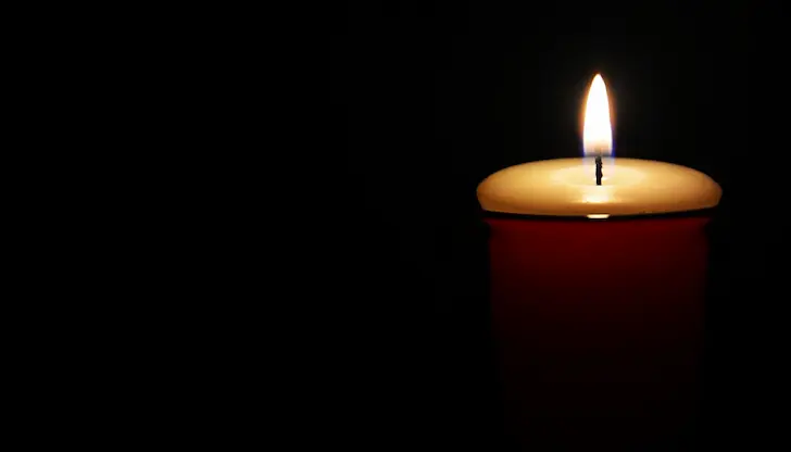 Общината обявява тридневен траур в памет на 14-годишното момиче Общината обявява тридневен траур в памет на 14-годишното момиче