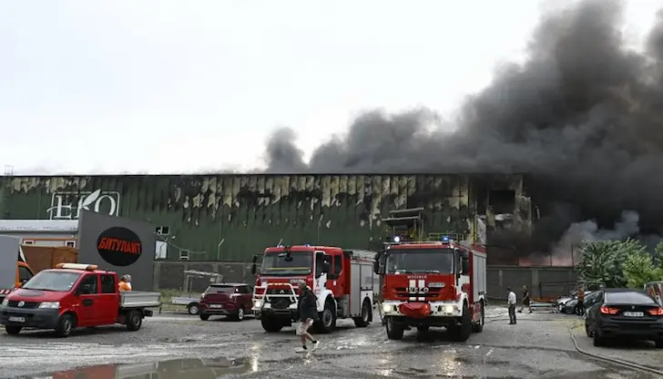 Завишени нива на бензен в София след пожара Завишени нива на бензен в София след пожара