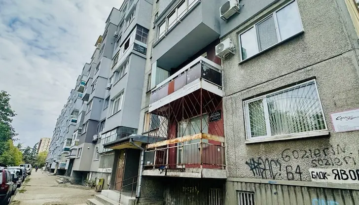 Полицията издирва извършителя на престъплението на булевард "Липник" Полицията издирва извършителя на престъплението на булевард "Липник"