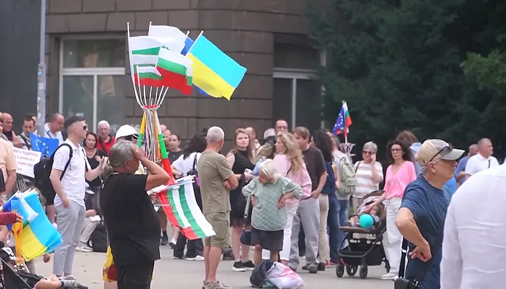 Недоволството е предизвикано от бюджета и външната политика