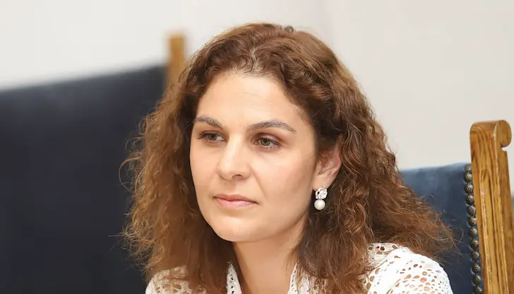 Бащата на Ия Петкова - Ангелова е дългогодишен функционер на Българската комунистическа партия Бащата на Ия Петкова - Ангелова е дългогодишен функционер на Българската комунистическа партия