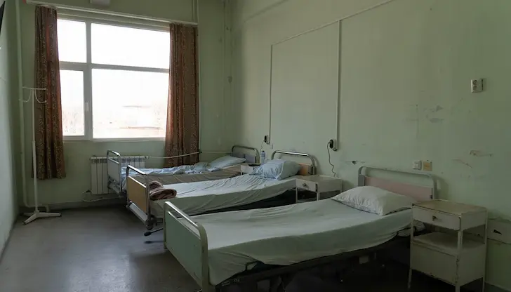Дефицитът на медици пренасочва пациентите към други лечебни заведения Дефицитът на медици пренасочва пациентите към други лечебни заведения