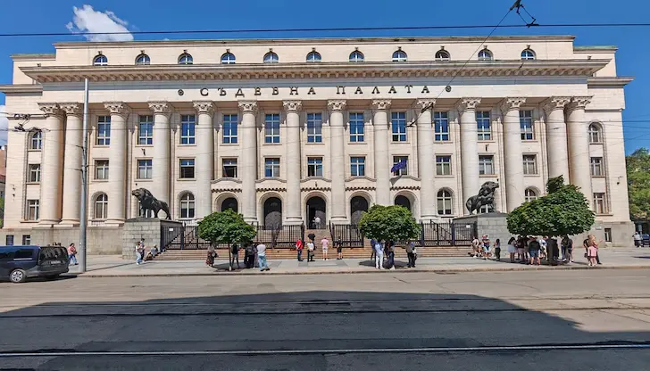 Атаките са насочени към съдилища, прокуратури и държавни администрации Атаките са насочени към съдилища, прокуратури и държавни администрации