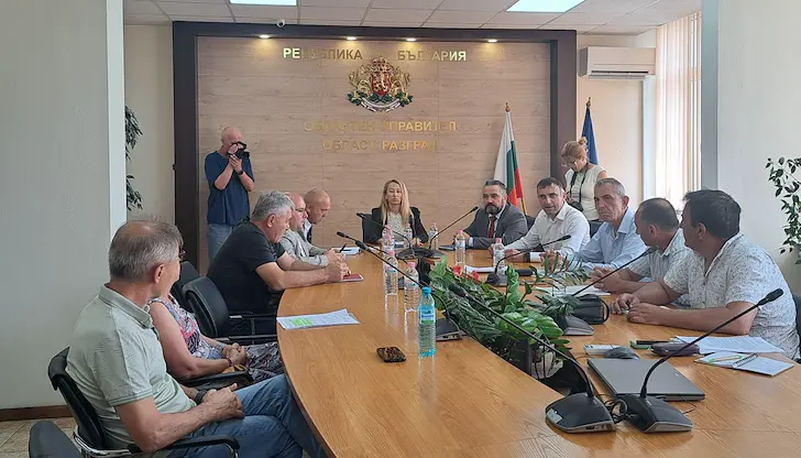 Екоинспекцията взе проби от три предприятия в града Екоинспекцията взе проби от три предприятия в града