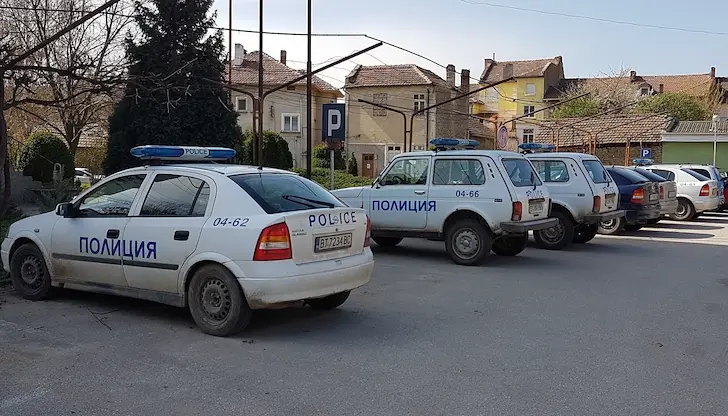 15-годишен вандал повреди беседка в училище във Ветово