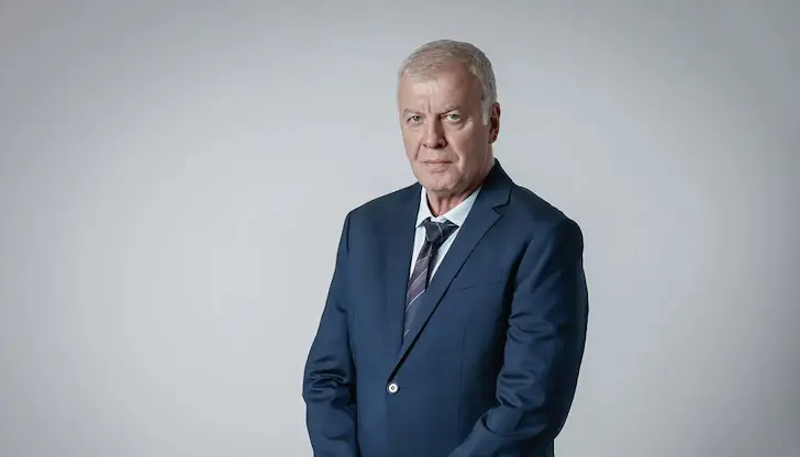 Легендарният футболист може да се оттегли от управлението на клуба Легендарният футболист може да се оттегли от управлението на клуба