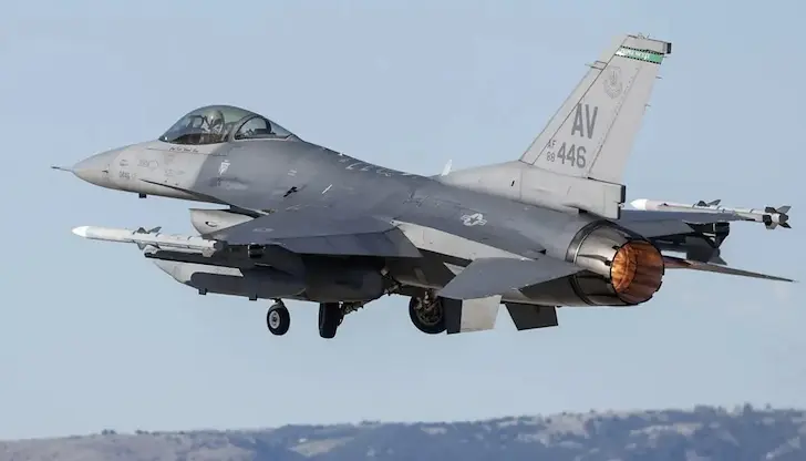 Румънски F-16 свали дрон над Сфънту Георге