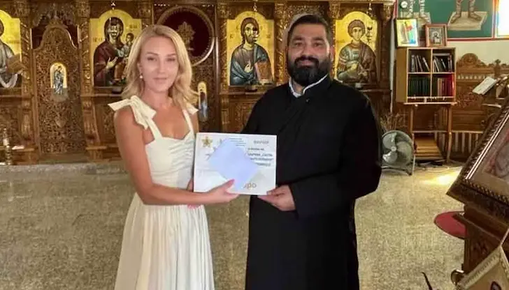 Дарение за храм "Свети Пантелеймон" в Бяла от Лайънс клуб