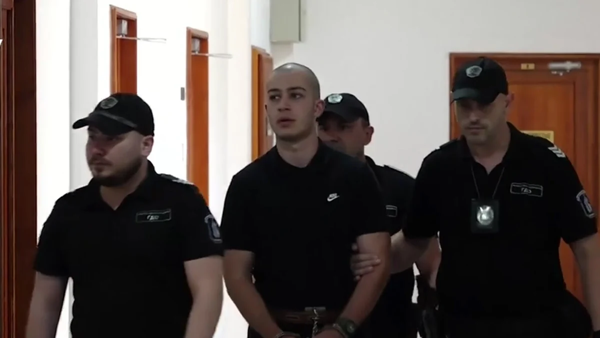 Разпитаха момичето, което се е возило с него по време