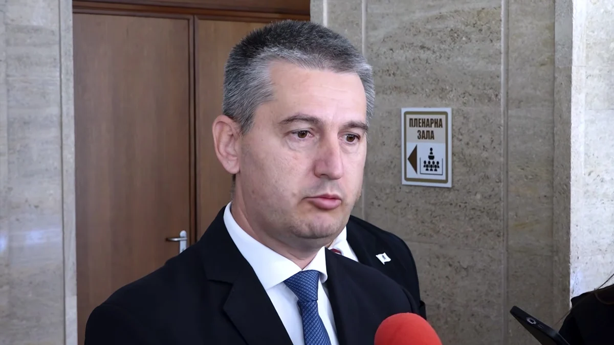 С бюджета на “Прогресивна България гражданите ще плащат повече, ще