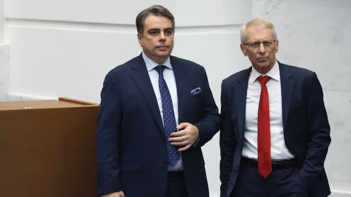 Асен Василев и Николай Денков ще се срещнат с Илияна