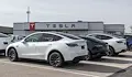 Tesla изтегля 3 милиона коли заради опасни дръжки