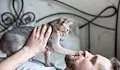 Защо котките мачкат с лапи своите стопани