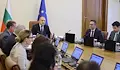 Правителството запазва данъците и затяга фискалната дисциплина