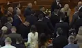 Депутат замери с яйца премиерът на Косово