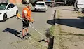 Продължава косенето на тревните площи в Русе