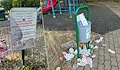 Преливащи кошчета гонят децата от Парка на младежта
