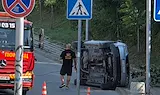 Кола излезе от пътя и се обърна по таван във Велико Търново