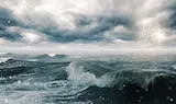 Мощна буря потопи три лодки край Кипър