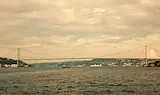 Затвориха Босфора заради поразен от дрон петролен танкер