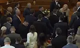 Депутат замери с яйца премиерът на Косово