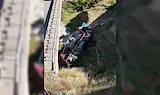 Почина шофьорът на падналия в дере камион
