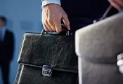 Търсят над 100 чиновници в държавната администрация