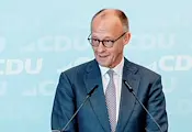 Рейтингът на Фридрих Мерц удари рекордно дъно
