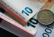 Правителството запазва плоския данък и ДДС до 2030 година