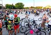 Велосипедисти протестират в София