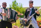 Русенски музикант смеси Металика и роден фолклор