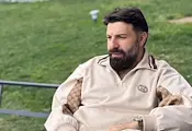 Тони Стораро излиза на сцената в Сливо поле