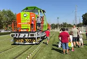„Експрес Сервиз“ превърна локомотивите в атракция за деца