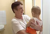 Медицинска сестра посвети 50 години на най-малките пациенти в Бяла