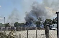 Десет екипа гасят пожар край Асеновград