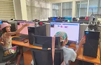 60 ученици програмираха роботи в Русенския университет
