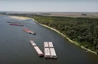 Товарните превози по река Дунав са икономически неизгодни