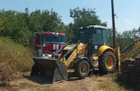 Огън стигна на метри от къщи в Хотанца