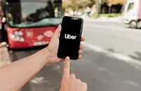 Нидерландия глоби "Uber" с 800 милиона евро