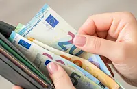 Правителството ще определя размера на минималната заплата за догодина