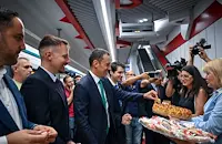 Откриха три нови метростанции в София