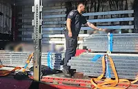 Откриха двама мигранти от Мароко в камион на Дунав мост