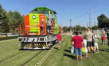 „Експрес Сервиз“ превърна локомотивите в атракция за деца
