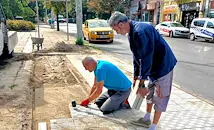 Ремонтират тротоара на улица "Николаевска"