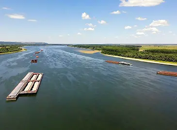 Ниското ниво на Дунав блокира износа на зърно