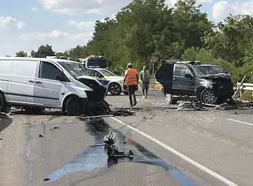 Мъж загина при челен сблъсък край Писанец