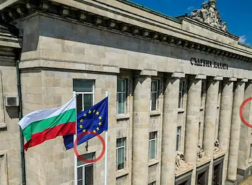 Петър Иванов: Русе вече е накичен с казармени пилони на Централния площад
