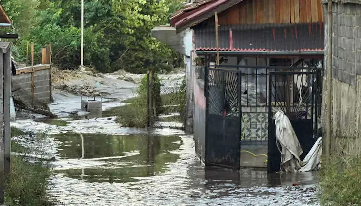Пътят към Батак остава затворен след водния ад Пътят към Батак остава затворен след водния ад