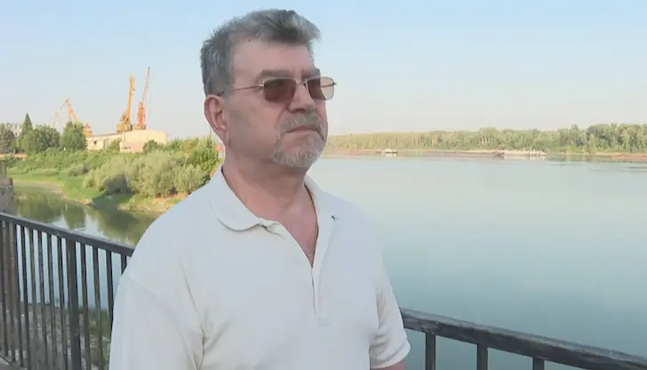 Цъфтеж на водорасли парализира риболова край Русе