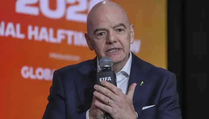 Джани Инфантино свика извънредна среща поради криза в ФИФА